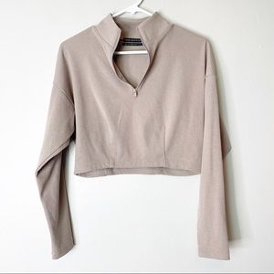 Urban Outfitters Beige Cropped Pullover Size Medium